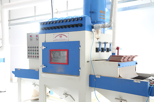 鋁板陽極氧化廠家自動噴砂機